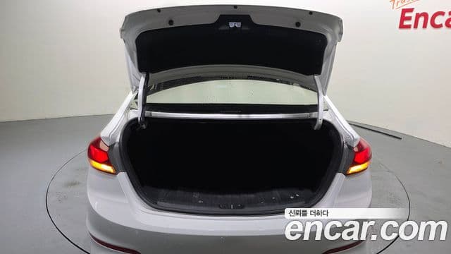 Hyundai Avante AD 1.6 GDI Smart, 2016 20