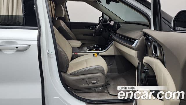 Kia Carnival 4세대 Signature, 2022 11