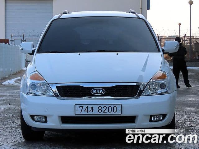 Kia Carnival R топовая версия, 2012 1