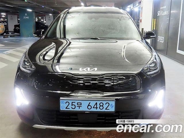 Kia Niro Plus Air (таксомоторный тип), 2024 3