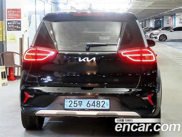 Kia Niro Plus Air (таксомоторный тип), 2024 4