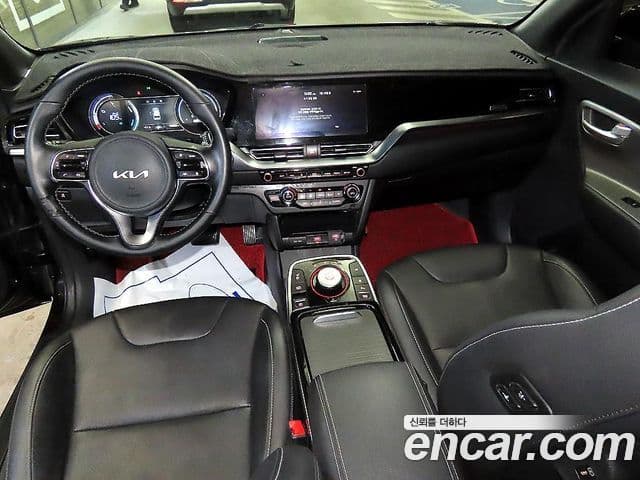 Kia Niro Plus Air (таксомоторный тип), 2024 7