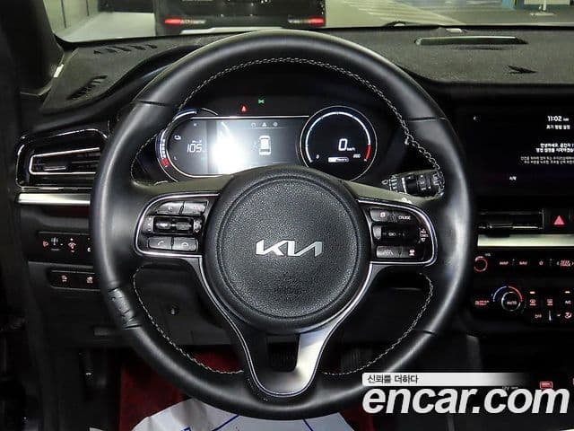 Kia Niro Plus Air (таксомоторный тип), 2024 12