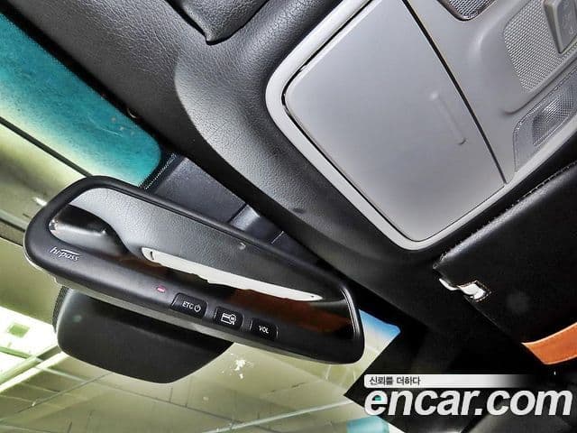 Kia Niro Plus Air (таксомоторный тип), 2024 14