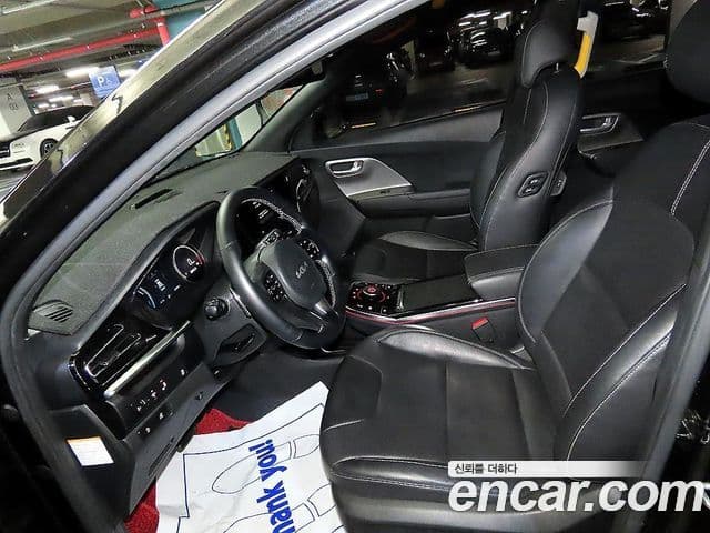 Kia Niro Plus Air (таксомоторный тип), 2024 16