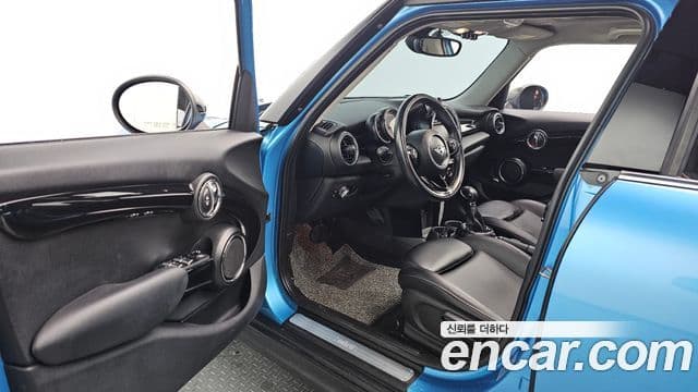 Mini Cooper 3세대, 2015 11