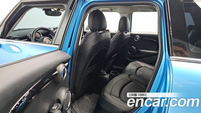 Mini Cooper 3세대, 2015 12