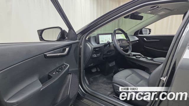 Kia EV6 Air, 2023 10