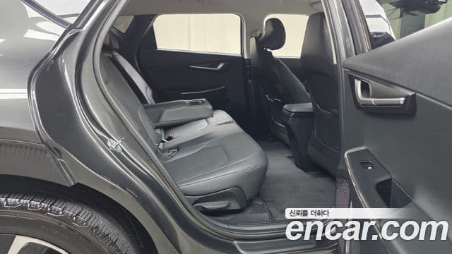 Kia EV6 Air, 2023 12