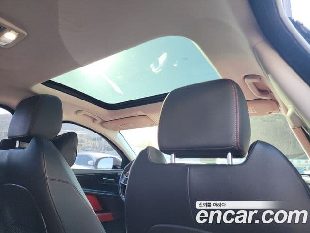 Jaguar XE 20d R스포츠, 2017 7