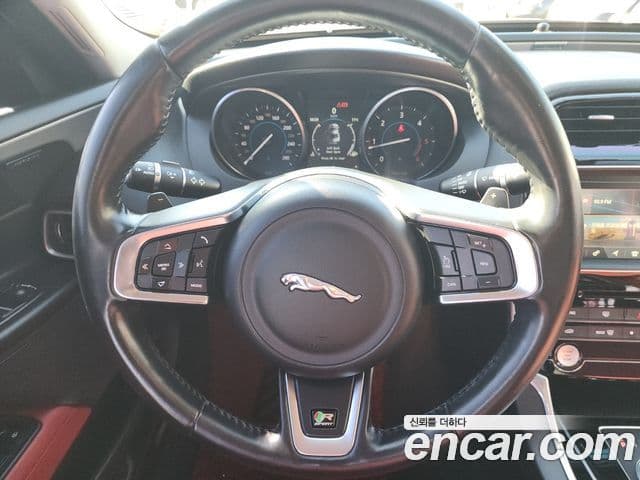 Jaguar XE 20d R스포츠, 2017 12