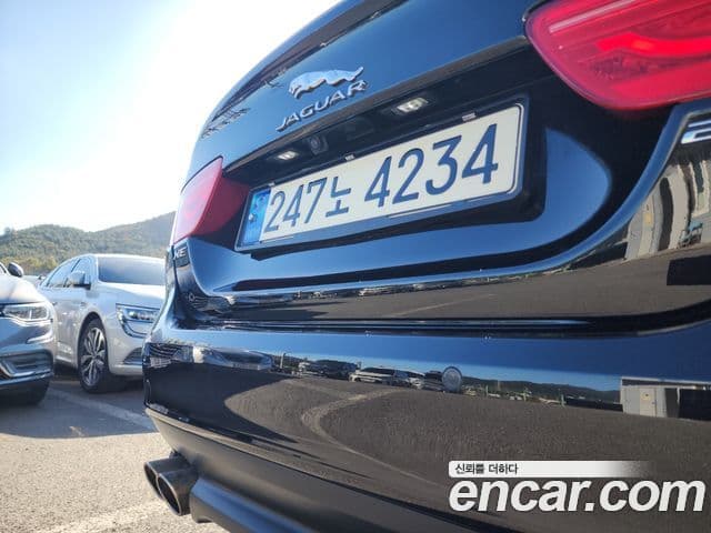 Jaguar XE 20d R스포츠, 2017 20