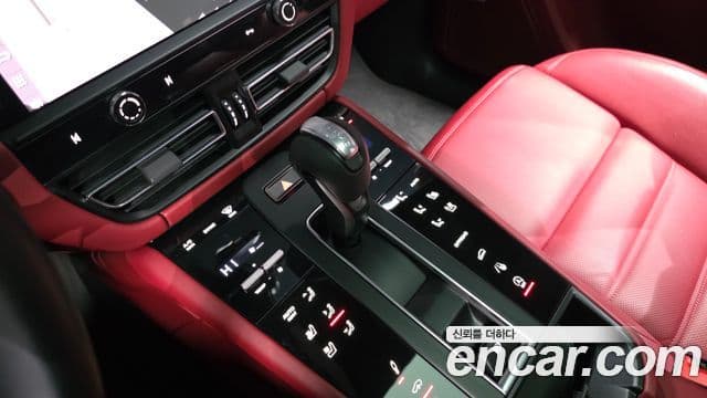 Porsche Macan 95B, 2022 9