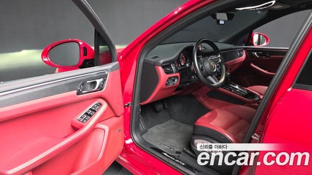 Porsche Macan 95B, 2022 10