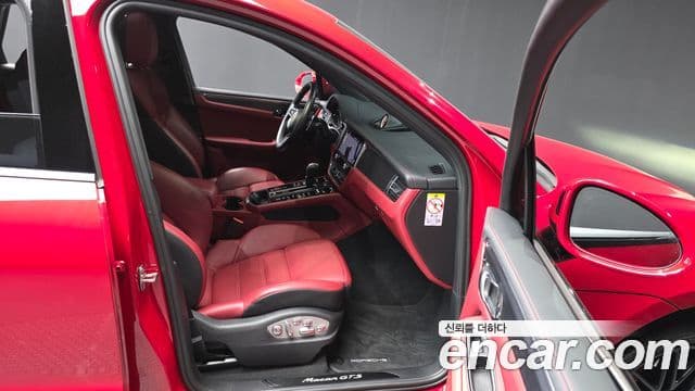 Porsche Macan 95B, 2022 12