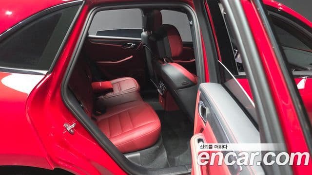 Porsche Macan 95B, 2022 13