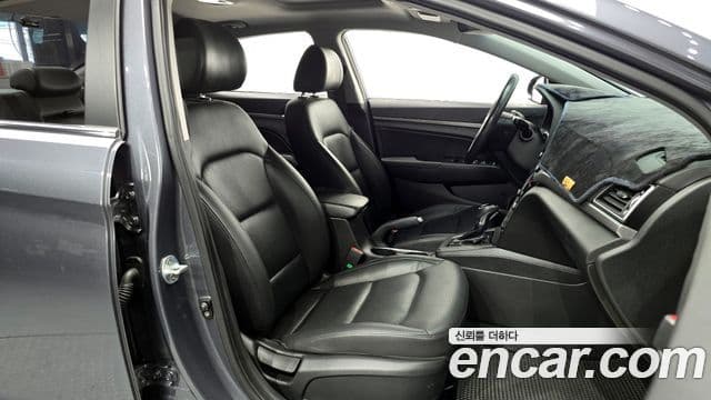 Hyundai Avante AD Special, 2016 10