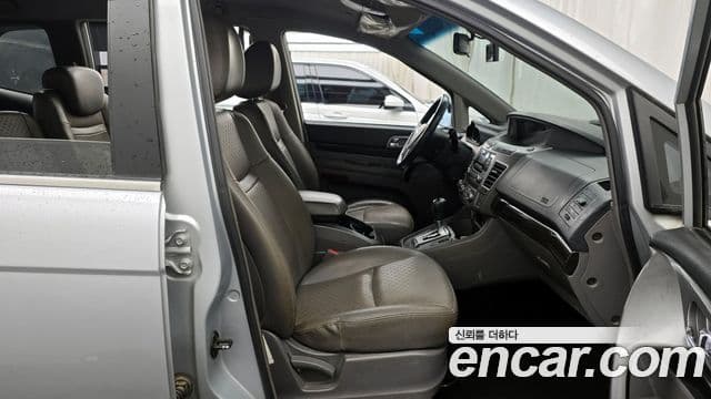 KG모빌리티(SsangYong) Korando 투리스모 4WD TX 11인승, 2016 11