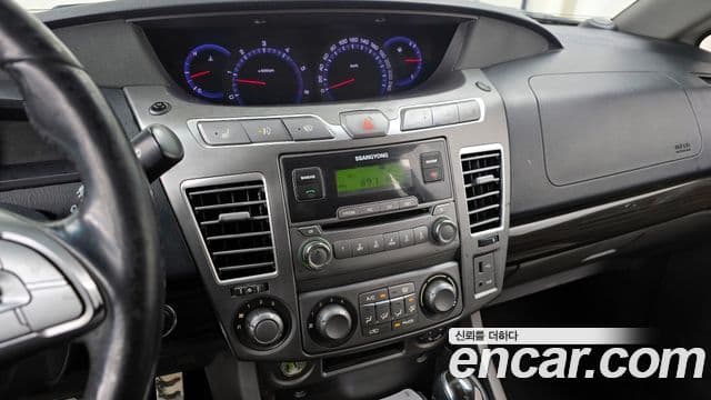 KG모빌리티(SsangYong) Korando 투리스모 4WD TX 11인승, 2016 14