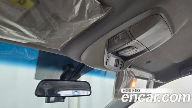 KG모빌리티(SsangYong) Korando 투리스모 4WD TX 11인승, 2016 19