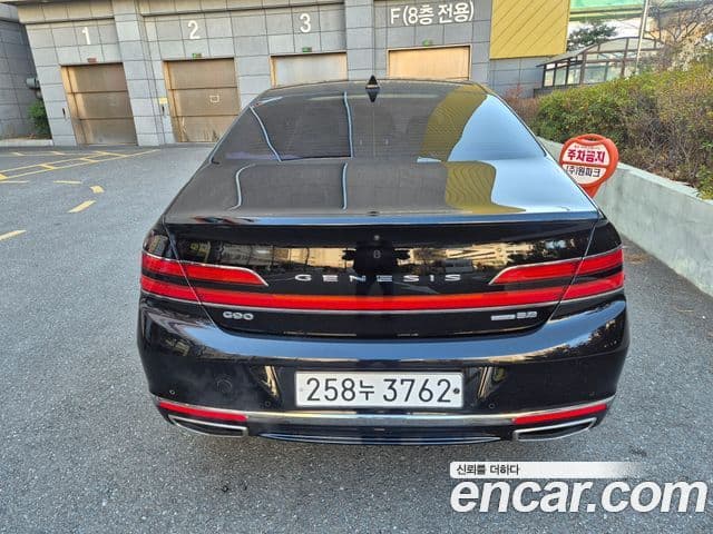 Genesis G90 Premium Luxury, 2020 3