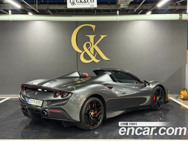 Ferrari F8 스파이더 3.9 V8, 2021 4