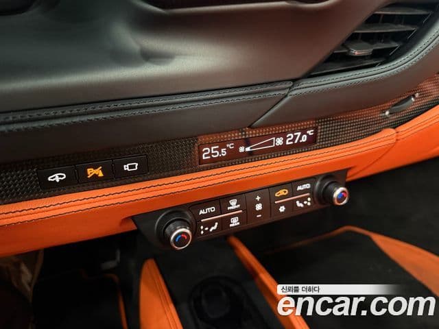 Ferrari F8 스파이더 3.9 V8, 2021 14