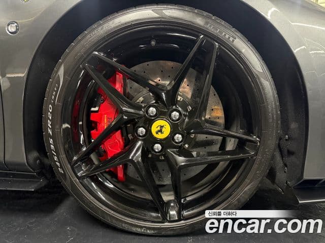 Ferrari F8 스파이더 3.9 V8, 2021 20