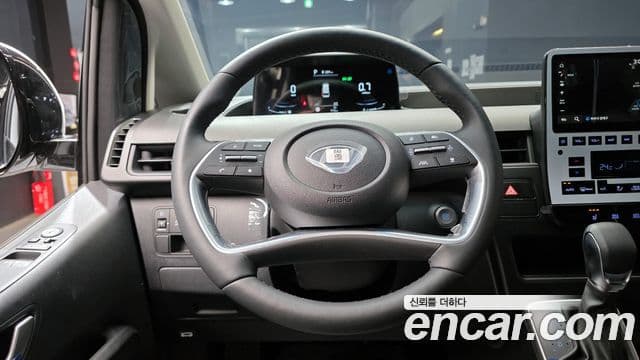 Hyundai Staria Modern, 2025 13
