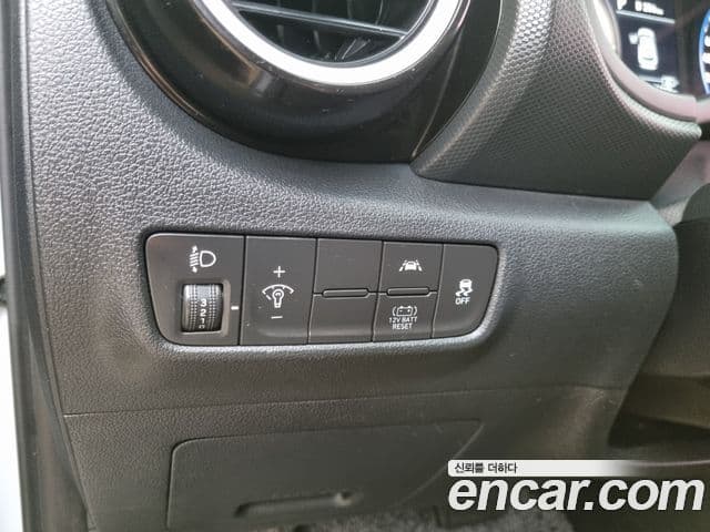 Hyundai Kona гибрид Special, 2020 13