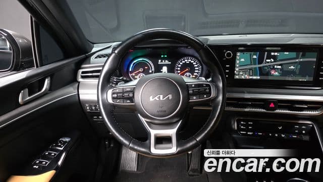 Kia K5 гибрид 3세대 Prestige, 2023 13