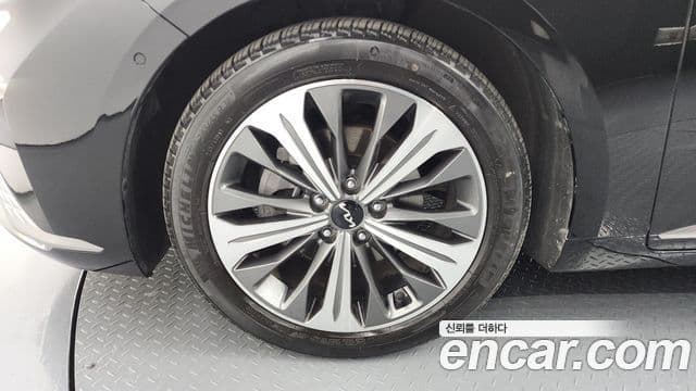 Kia K8 гибрид Signature, 2023 все фото