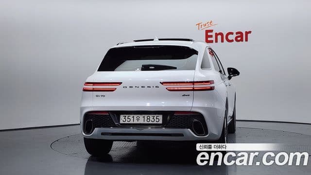 Genesis GV70, 2023 4