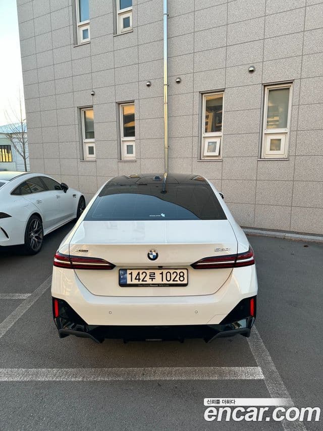 BMW 5시리즈 (G60) 530i xDrive M Sport, 2024 все фото