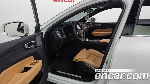 Volvo XC60 2세대 B5 Ultimate Bright, 2024 10