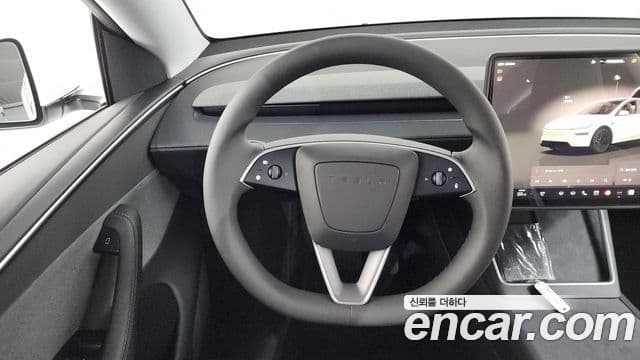 Tesla модель Y, 2025 13