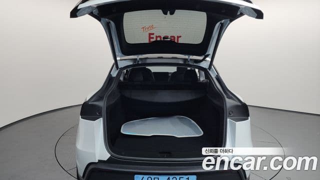 Tesla модель Y, 2025 20