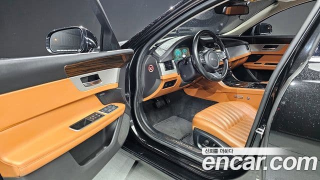 Jaguar XF (X260) 20d Portfolio AWD, 2018 10