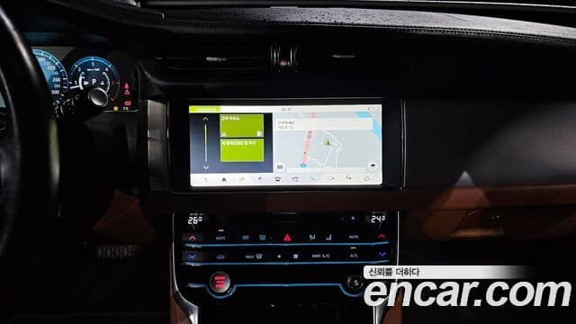 Jaguar XF (X260) 20d Portfolio AWD, 2018 14