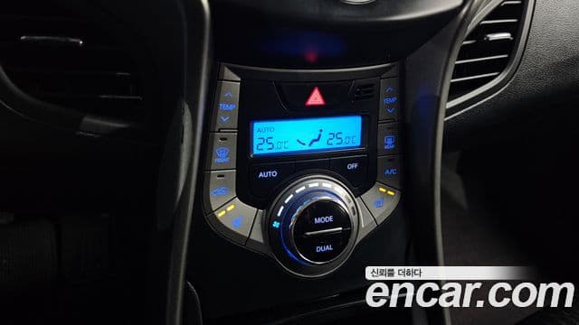 Hyundai Avante MD M16 GDI Smart, 2013 17