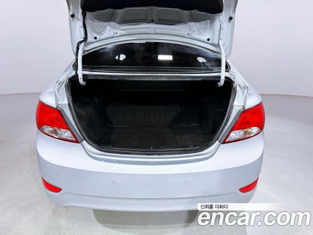 Hyundai Accent(новый кузов / новое поколение) Modern, 2016 19