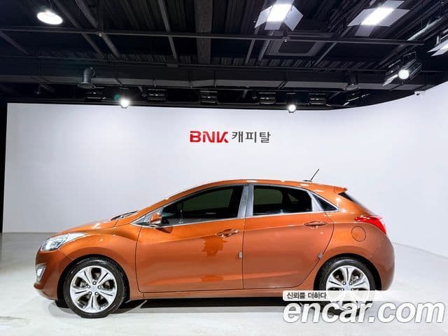 Hyundai i30(новый кузов / новое поколение) дизель 1.6 VGT Unique, 2012 3