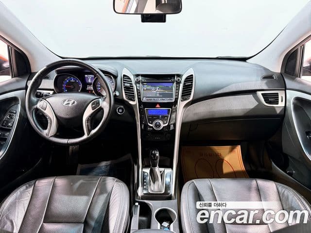 Hyundai i30(новый кузов / новое поколение) дизель 1.6 VGT Unique, 2012 4