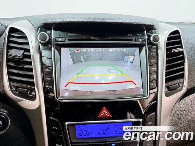 Hyundai i30(новый кузов / новое поколение) дизель 1.6 VGT Unique, 2012 14