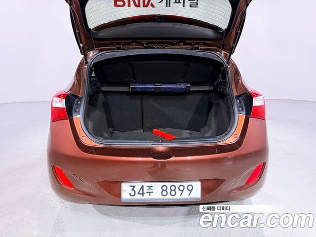 Hyundai i30(новый кузов / новое поколение) дизель 1.6 VGT Unique, 2012 19