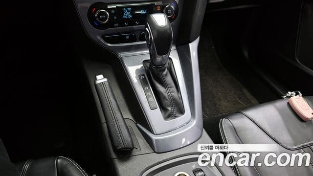 Ford 포커스 3세대, 2015 9