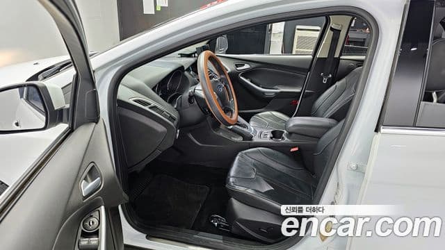 Ford 포커스 3세대, 2015 10