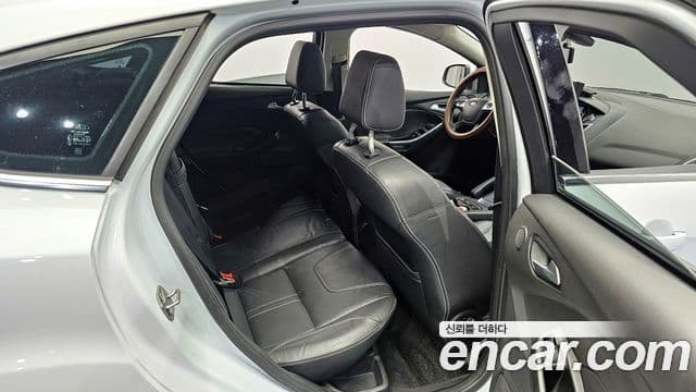 Ford 포커스 3세대, 2015 12