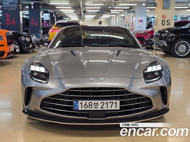 Aston Martin 밴티지 2세대 4.0 V8 купе, 2025 4