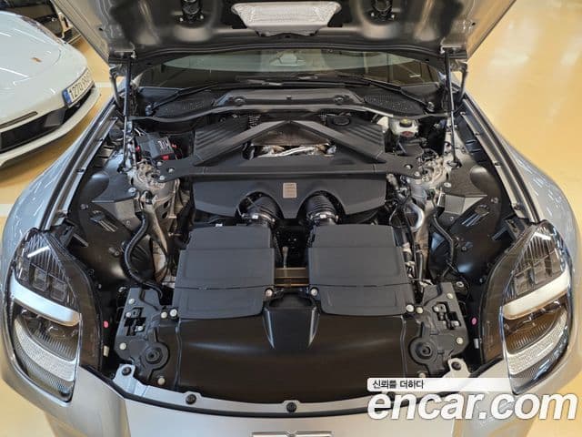 Aston Martin 밴티지 2세대 4.0 V8 купе, 2025 6
